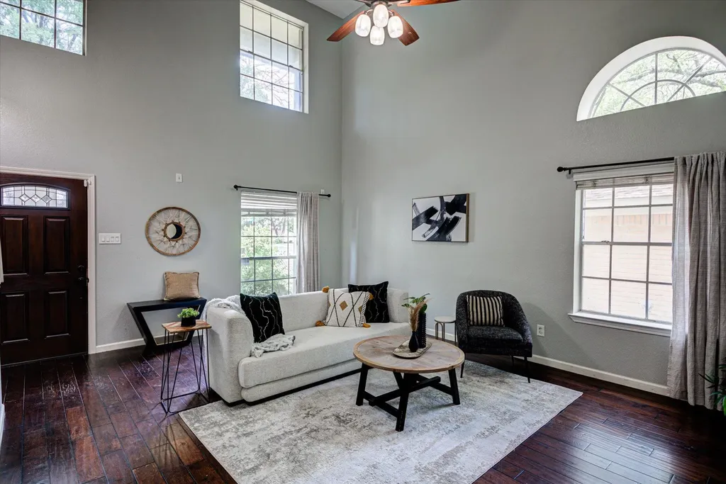 8303 Edgemoor Place Austin TX 78749