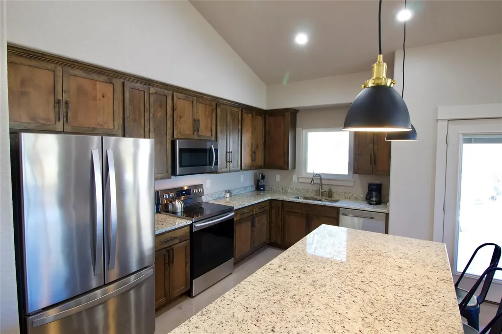 1240 Canyon Shores Canyon Lake TX 78133