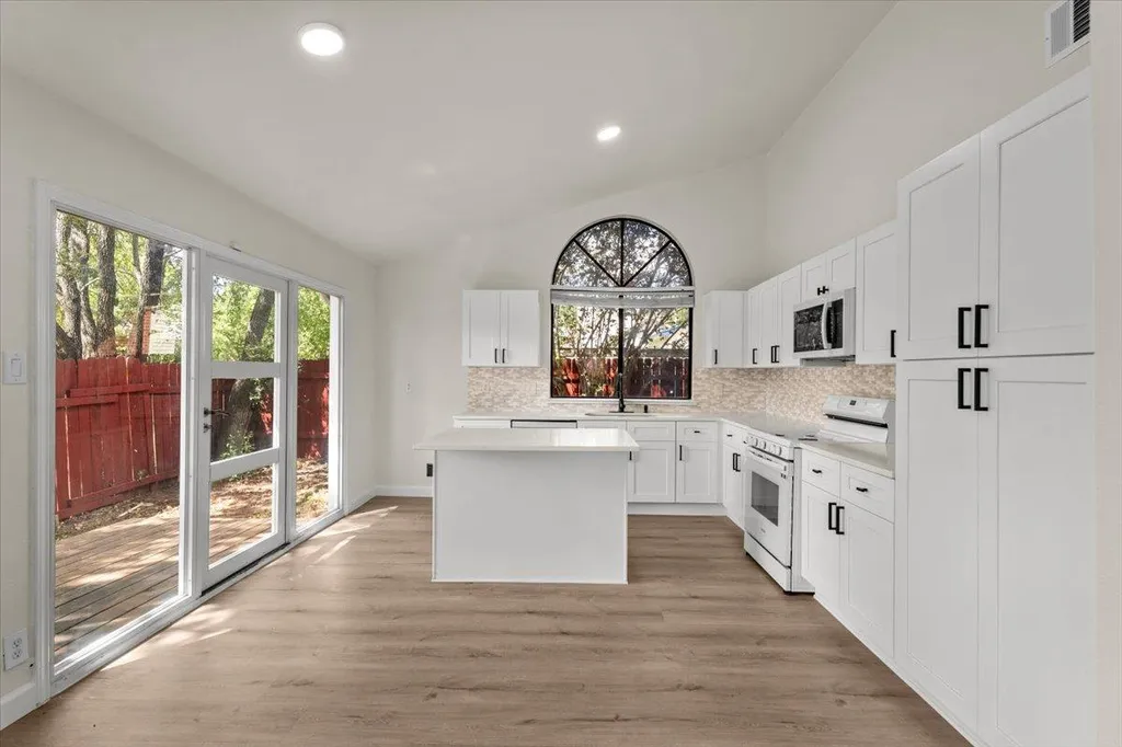 201 Susana Lane Georgetown TX 78628