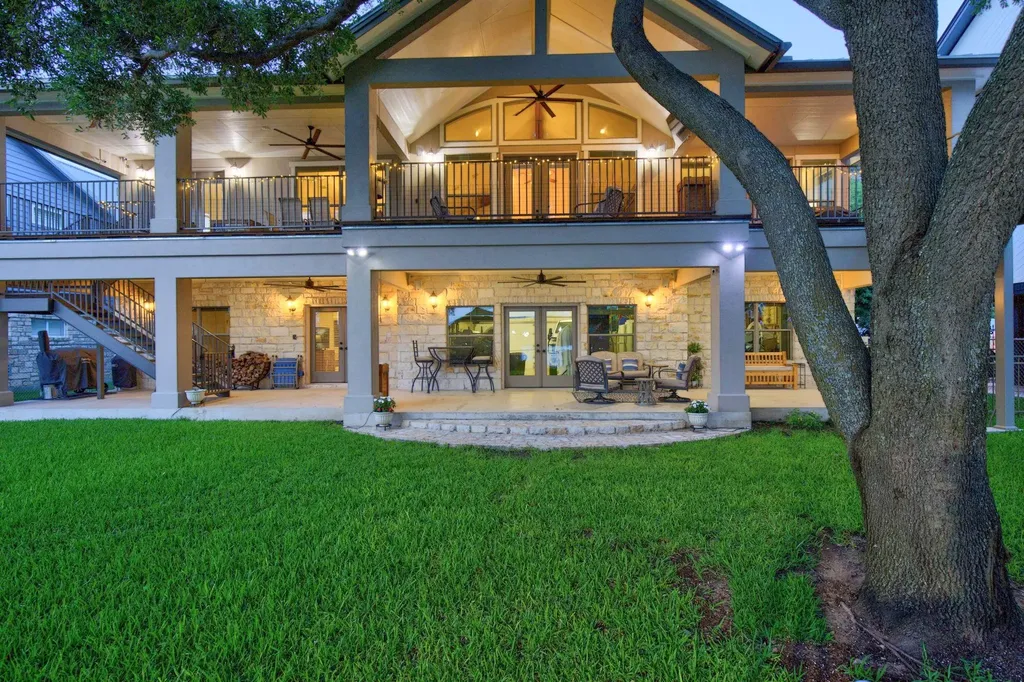 814 Scenic Loop Kingsland TX 78639