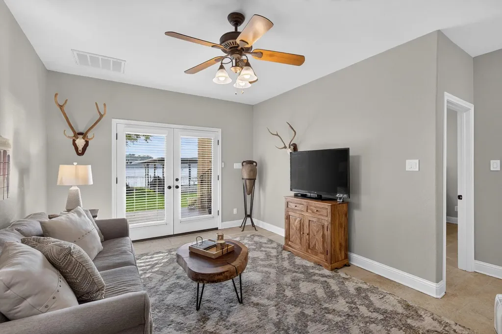 814 Scenic Loop Kingsland TX 78639