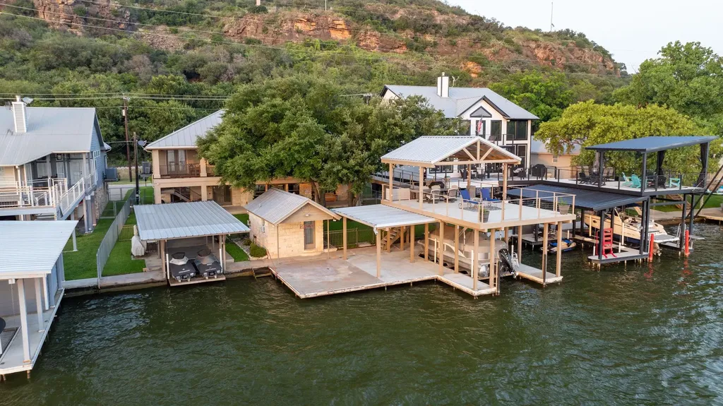 814 Scenic Loop Kingsland TX 78639