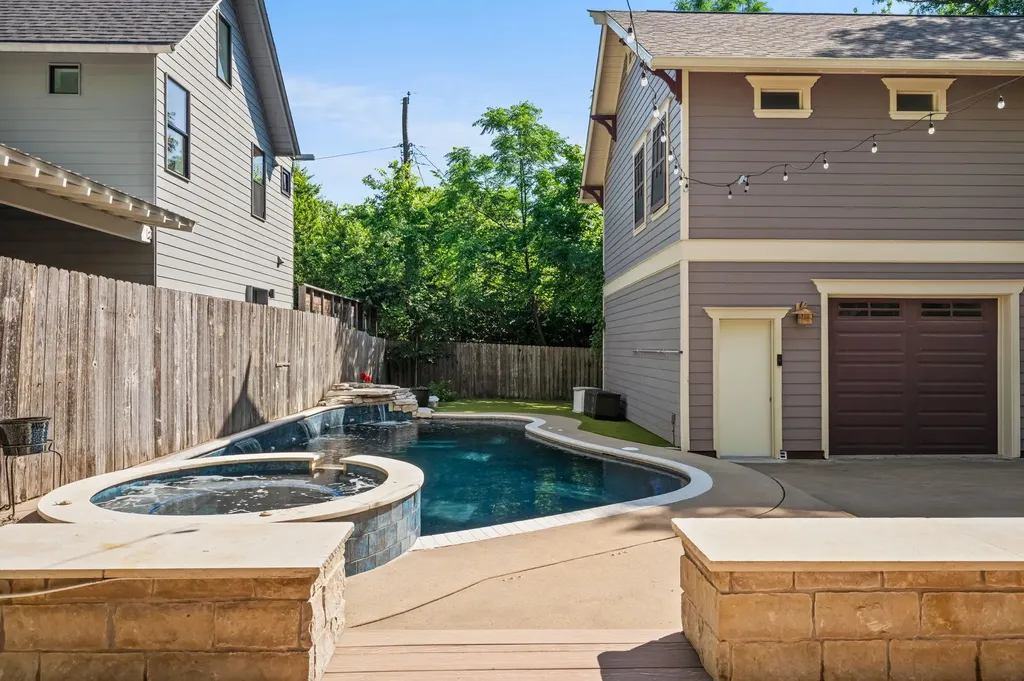 515 E 49th Street Austin TX 78751