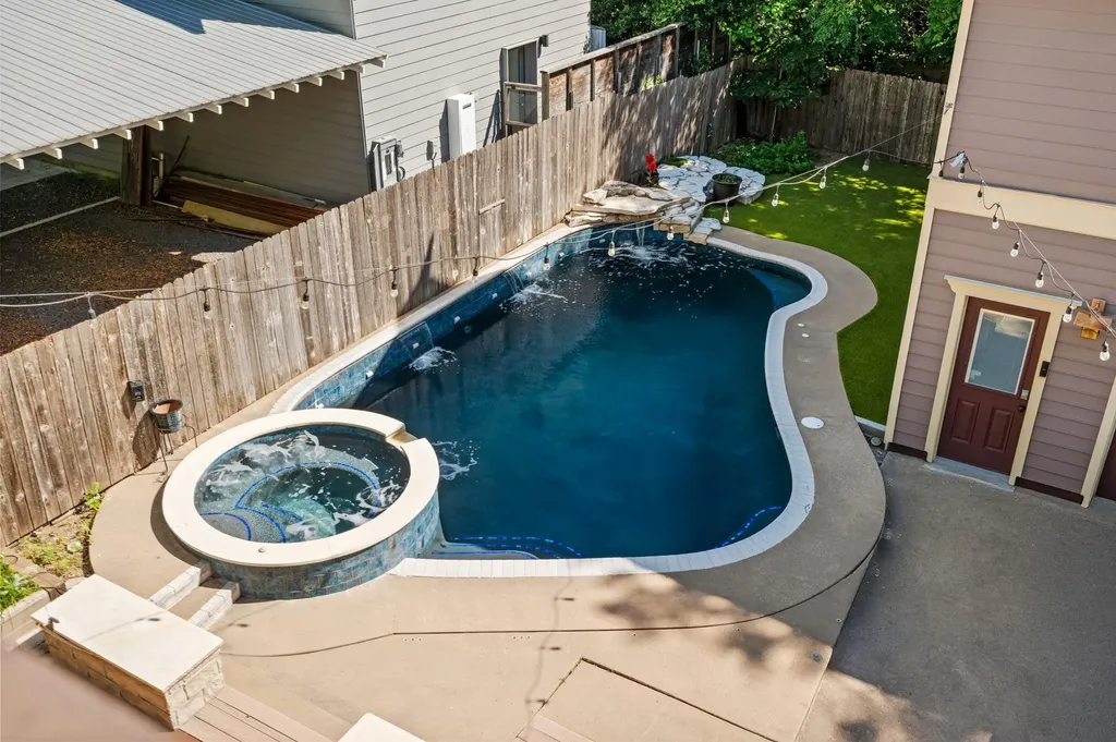 515 E 49th Street Austin TX 78751