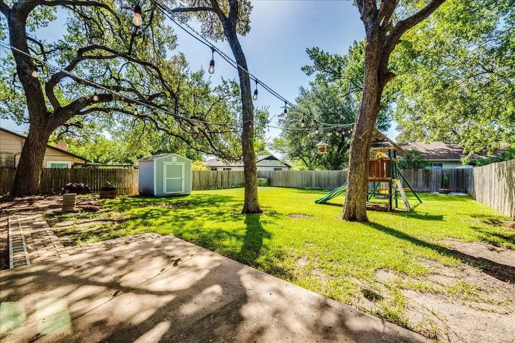 8419 Seminary Ridge Drive Austin TX 78745