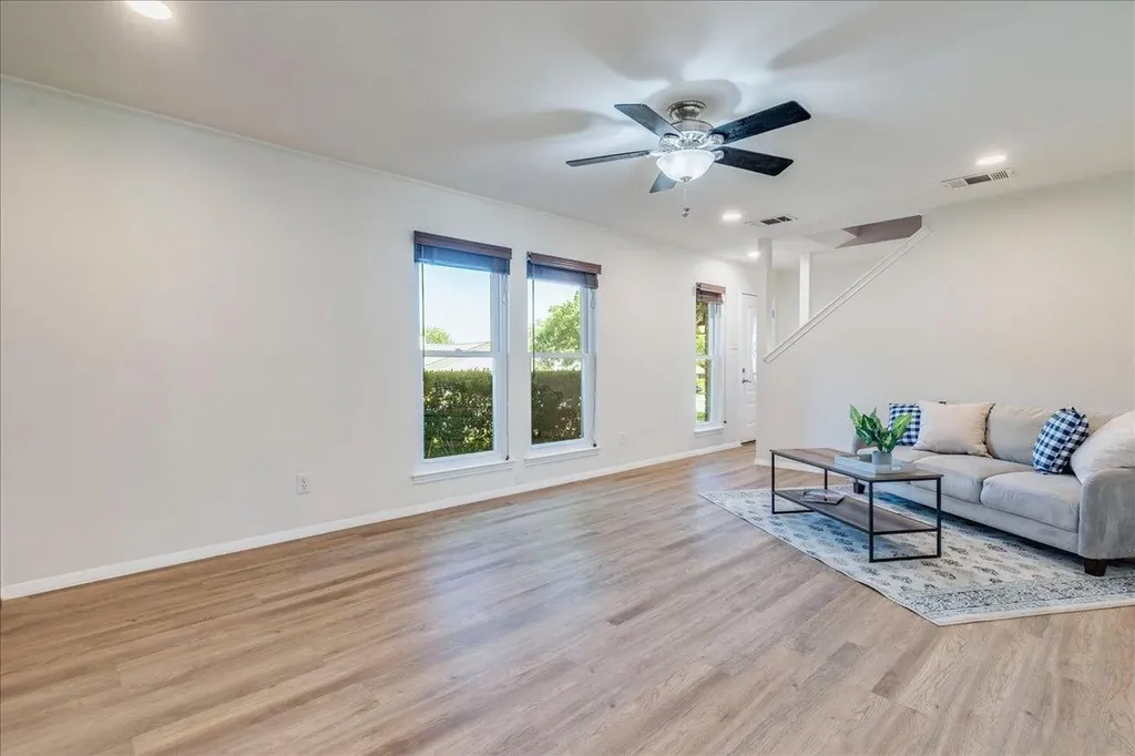 8419 Seminary Ridge Drive Austin TX 78745