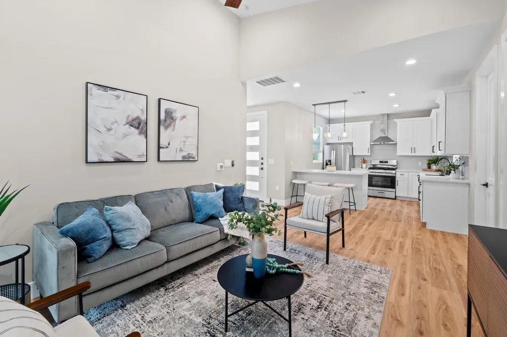8006 Gault Street Austin TX 78757