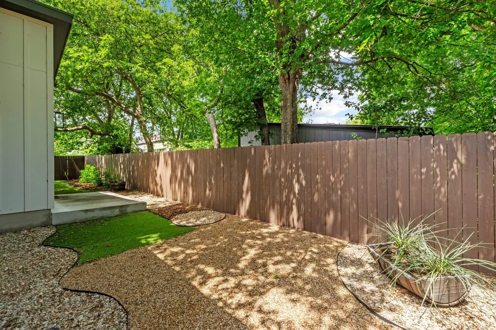 8006 Gault Street Austin TX 78757