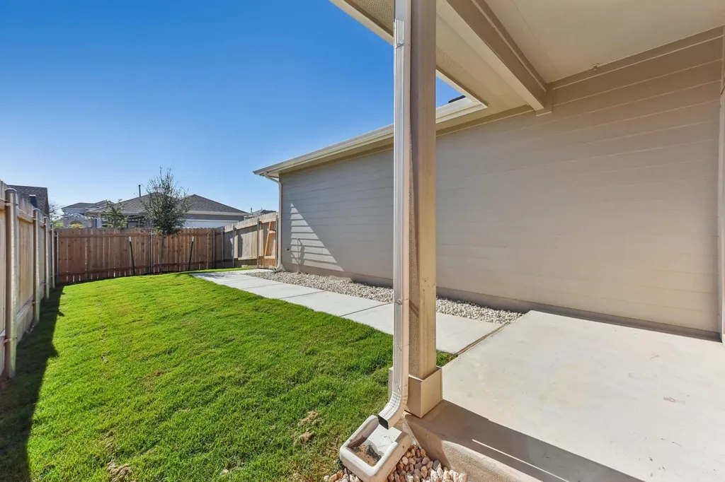557 Porter Country Parkway Buda TX 78610