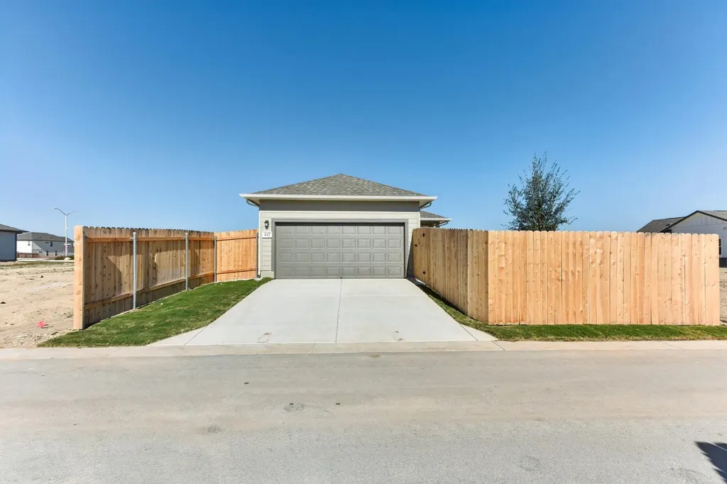557 Porter Country Parkway Buda TX 78610
