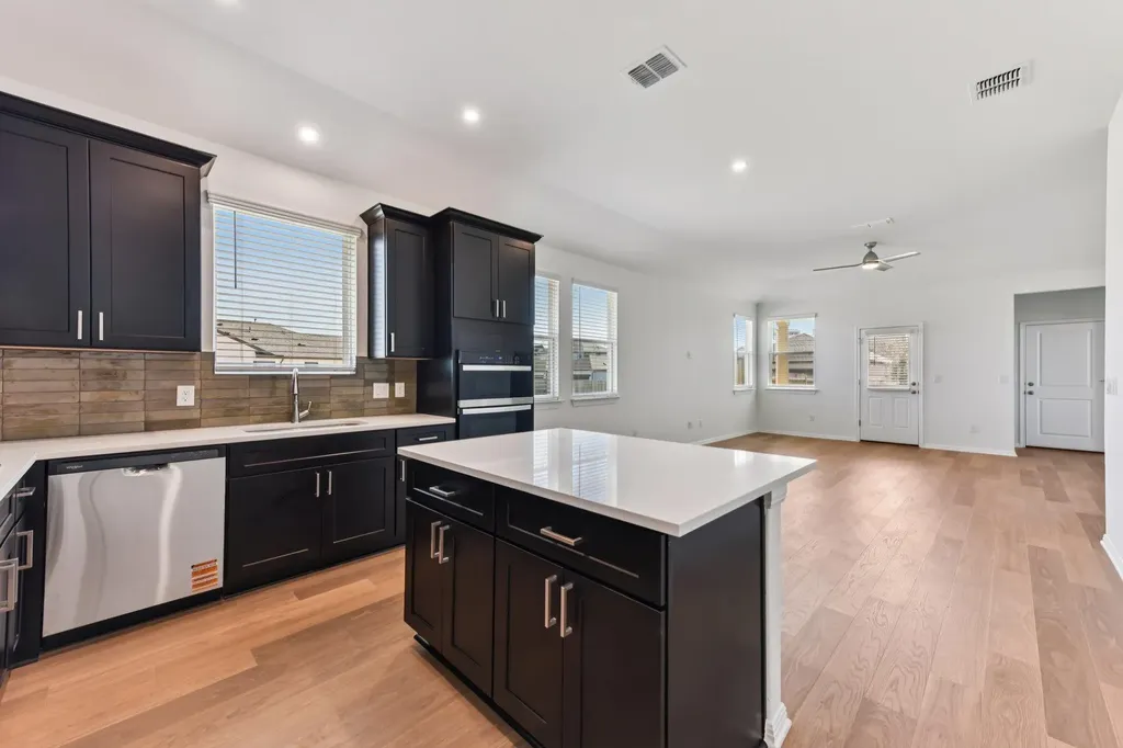 557 Porter Country Parkway Buda TX 78610