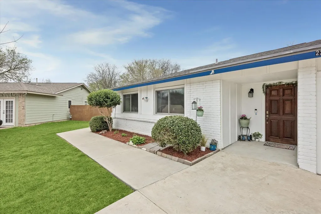 2201 Tallow Court Austin TX 78744