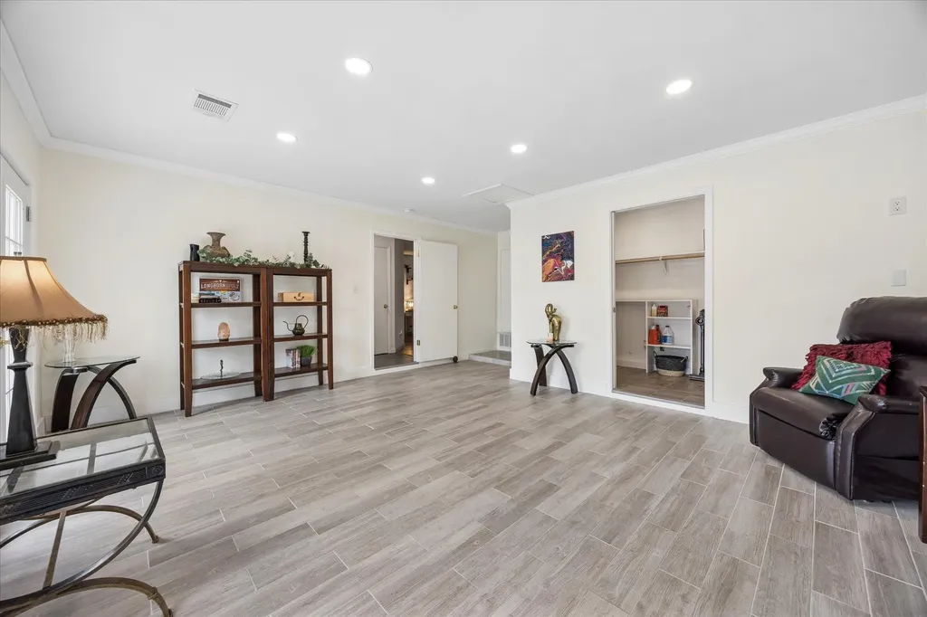 2201 Tallow Court Austin TX 78744