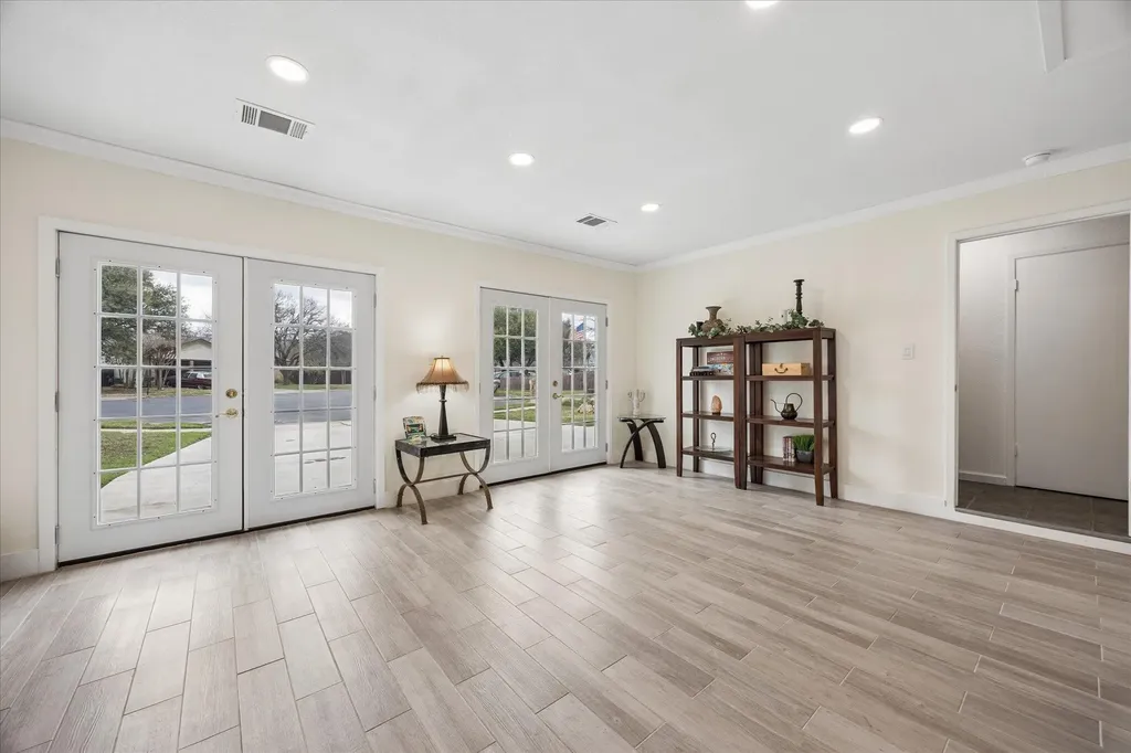 2201 Tallow Court Austin TX 78744
