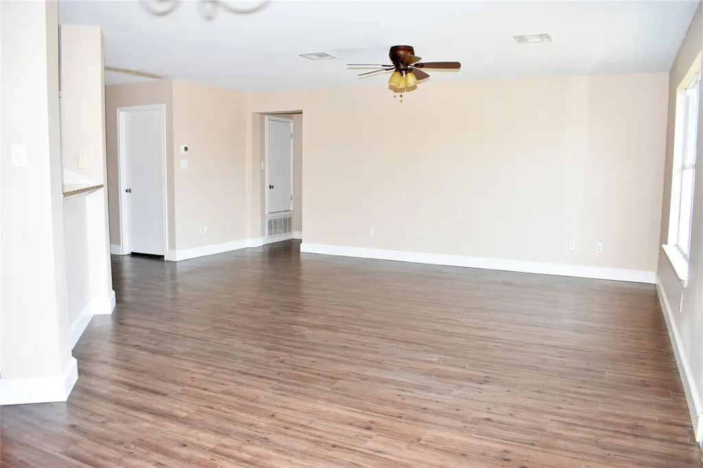 804 Lavaca Loop Elgin TX 78621