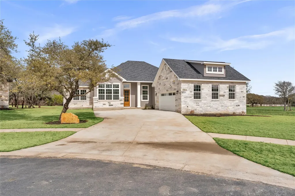 108 Double Circle Burnet TX 78611
