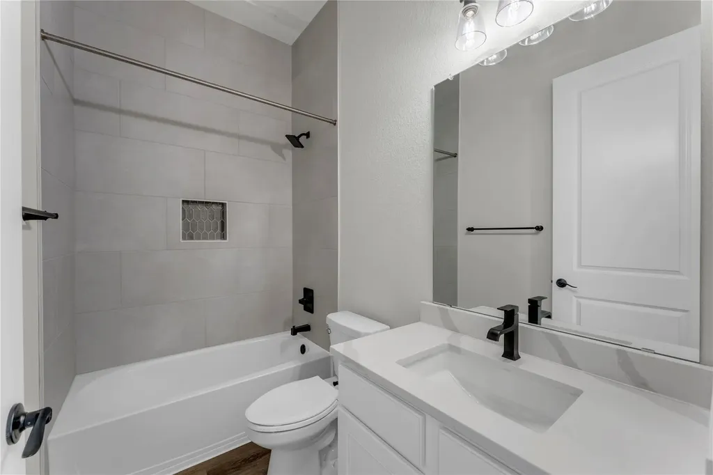 108 Double Circle Burnet TX 78611