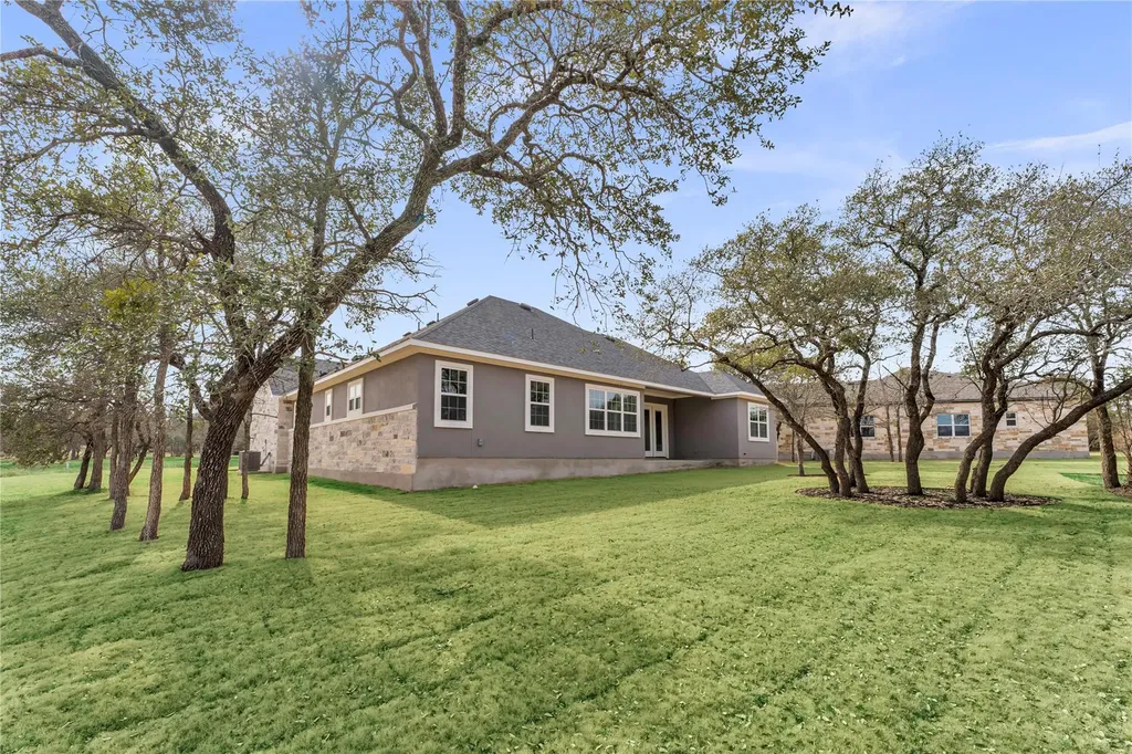 108 Double Circle Burnet TX 78611