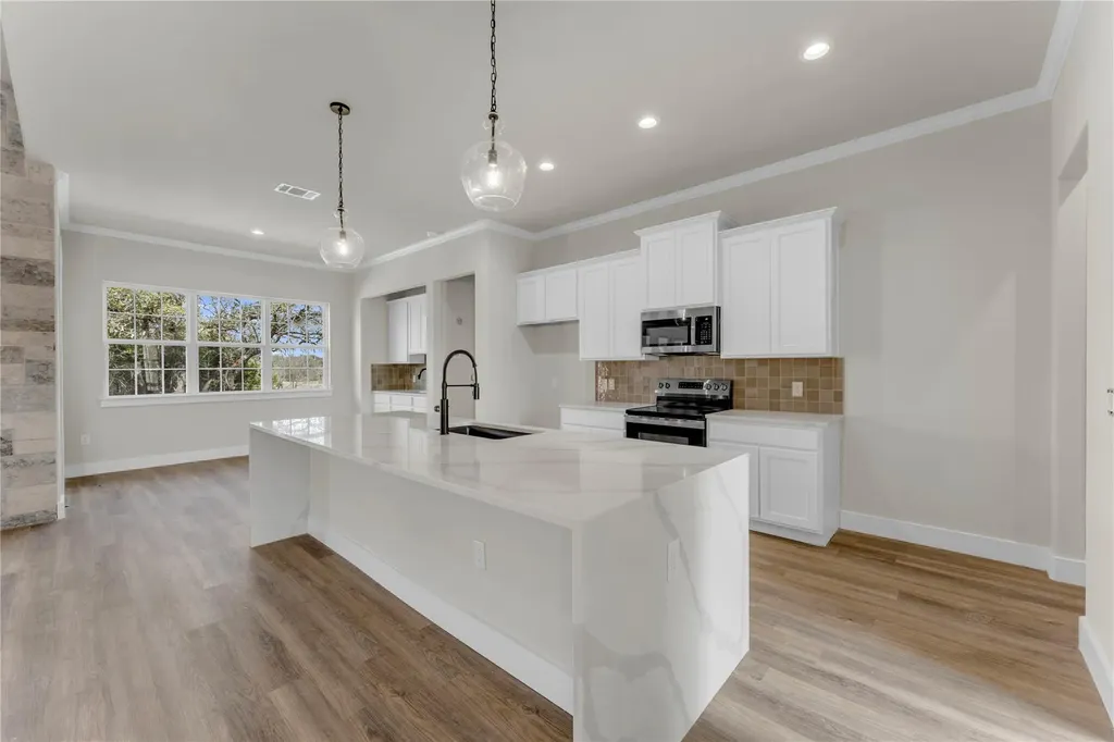 108 Double Circle Burnet TX 78611