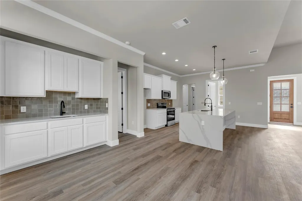 108 Double Circle Burnet TX 78611