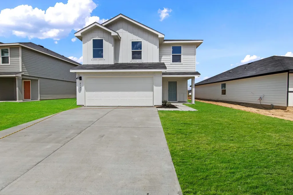 2121 Windflower Lane Luling TX 78648