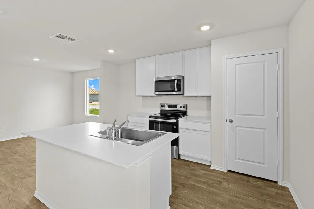2121 Windflower Lane Luling TX 78648