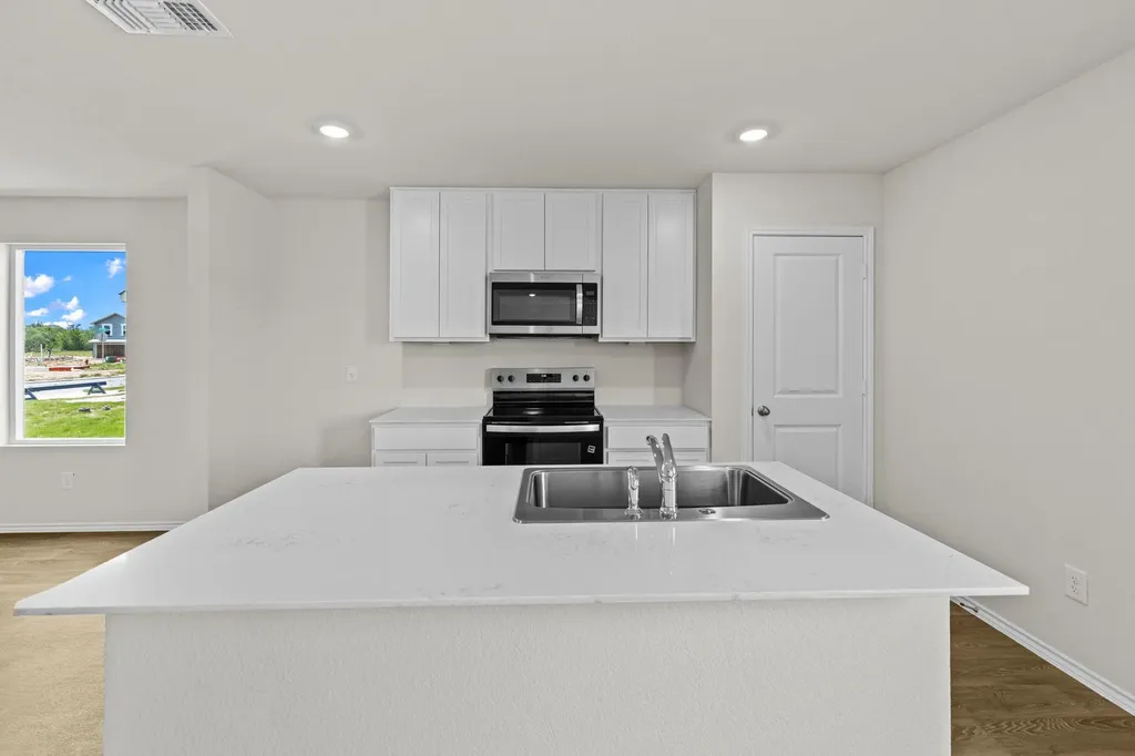 2121 Windflower Lane Luling TX 78648