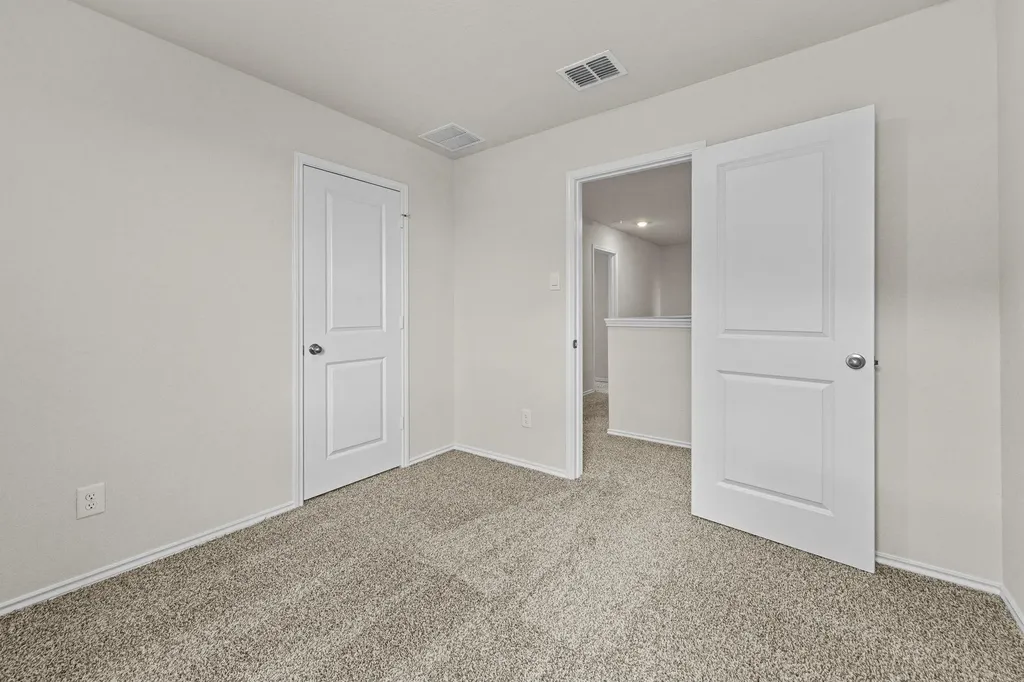2121 Windflower Lane Luling TX 78648