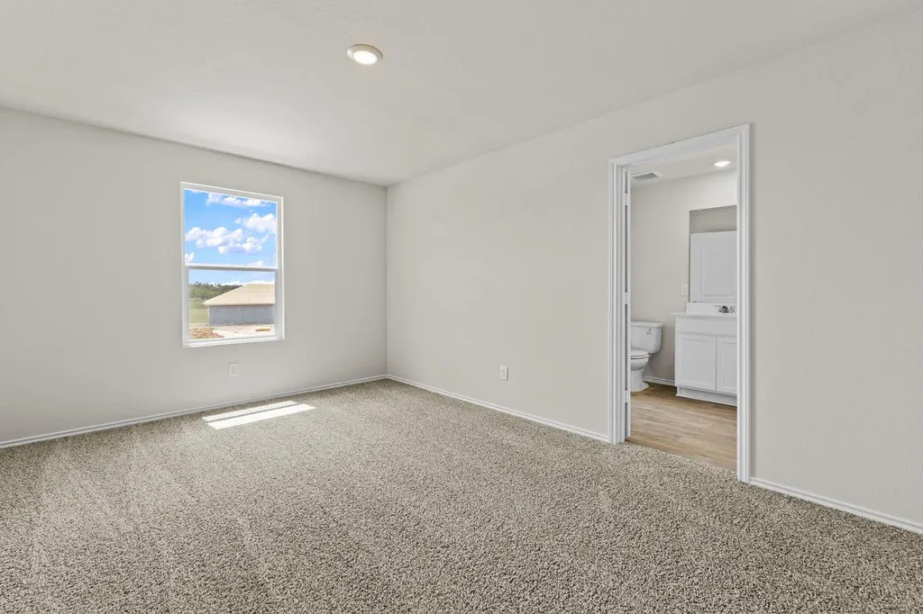 2121 Windflower Lane Luling TX 78648