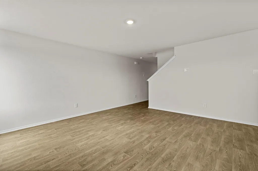 2121 Windflower Lane Luling TX 78648