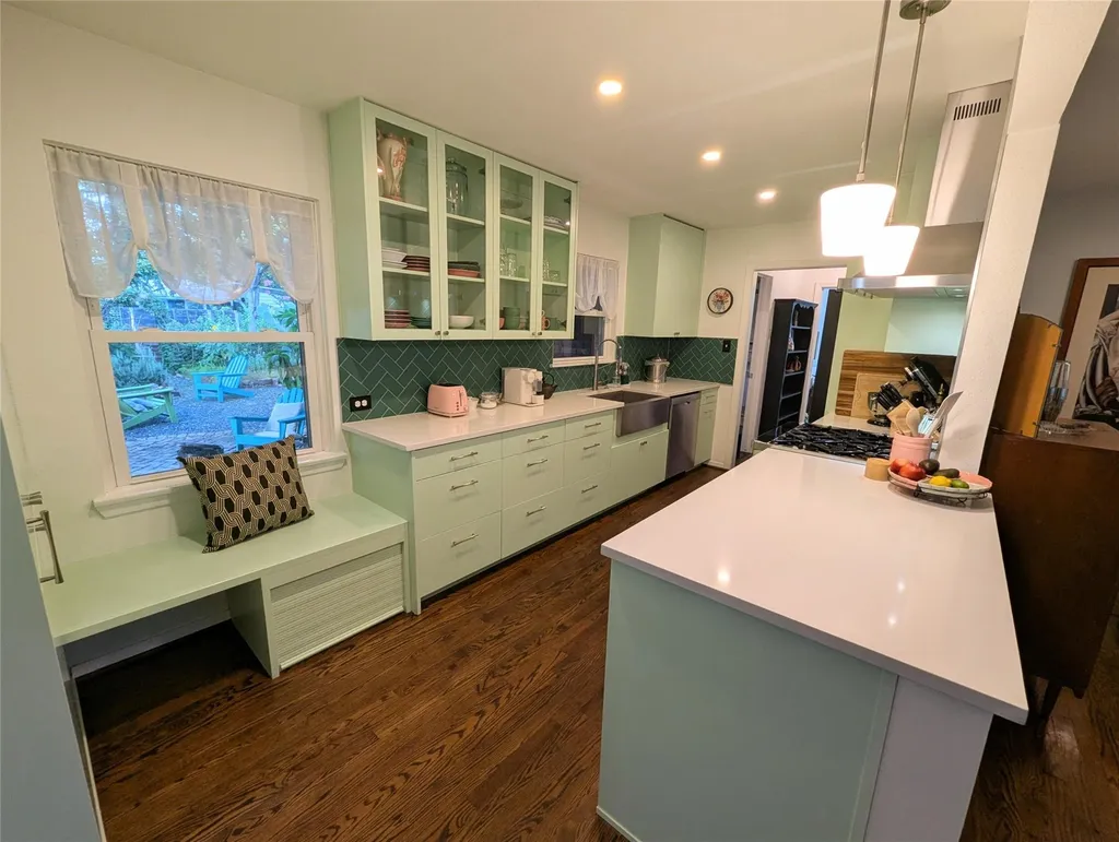 1610 Larkwood Drive Austin TX 78723
