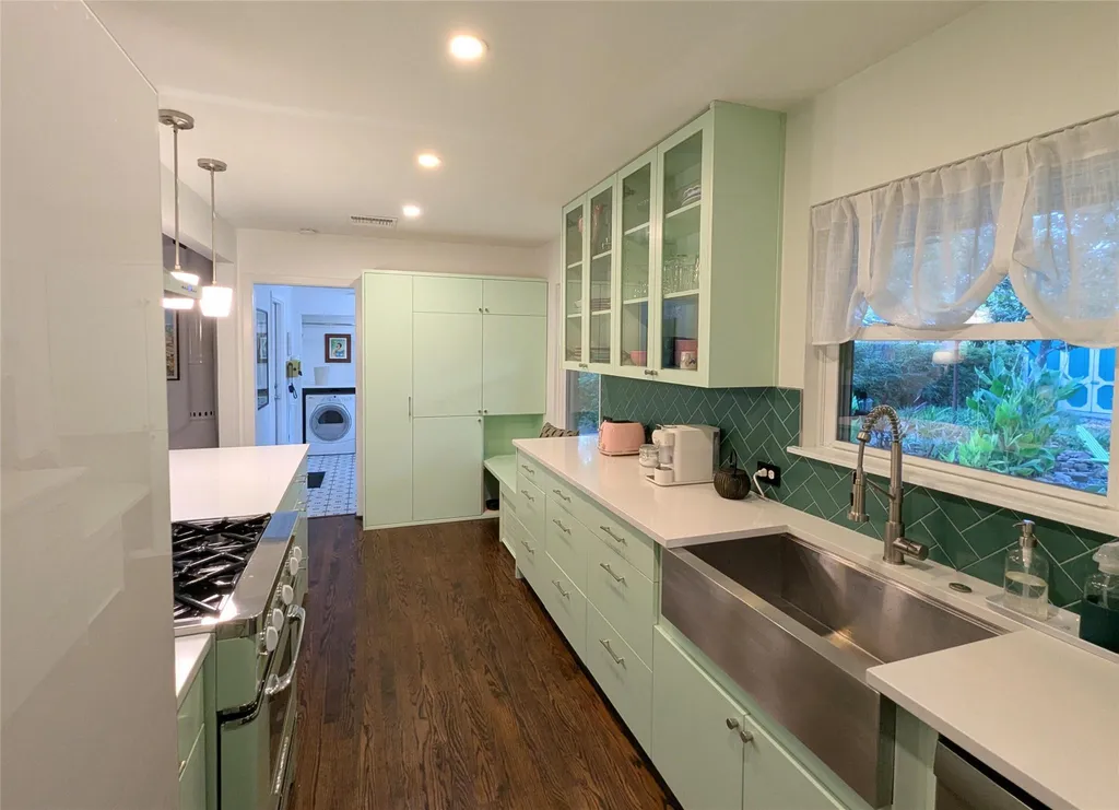 1610 Larkwood Drive Austin TX 78723