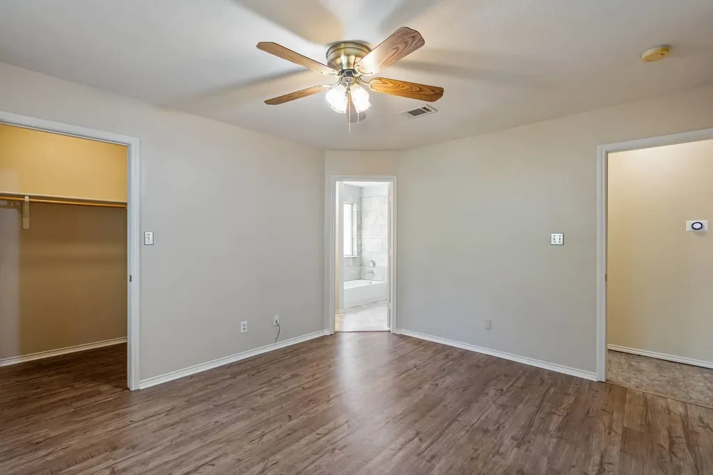 7704 Plateau Cove Lago Vista TX 78645