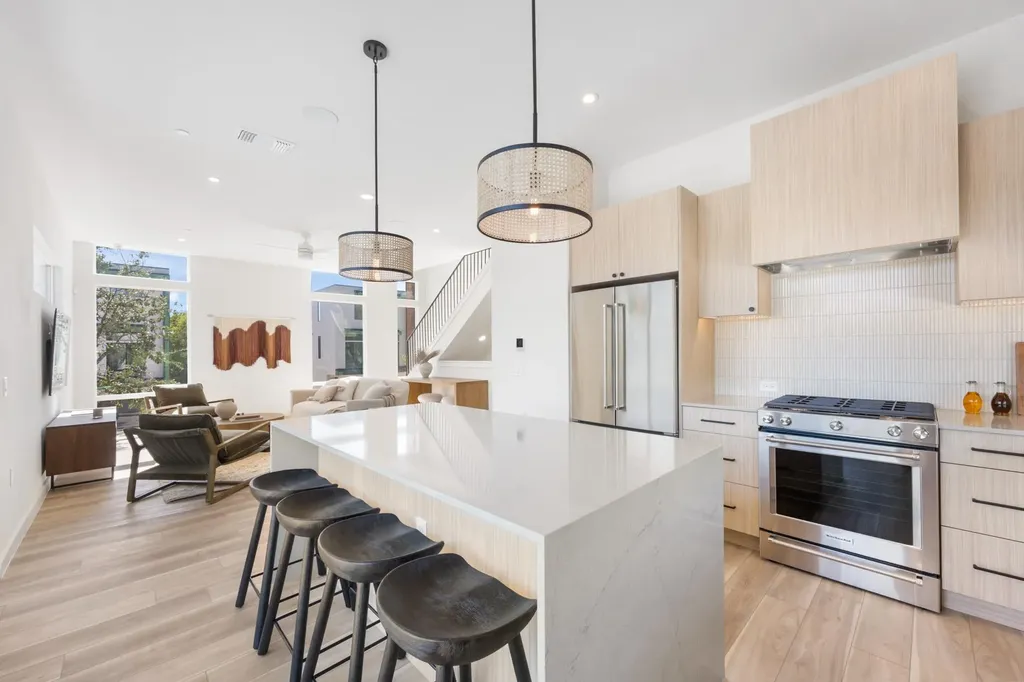 10821 Desert Trail Austin TX 78758