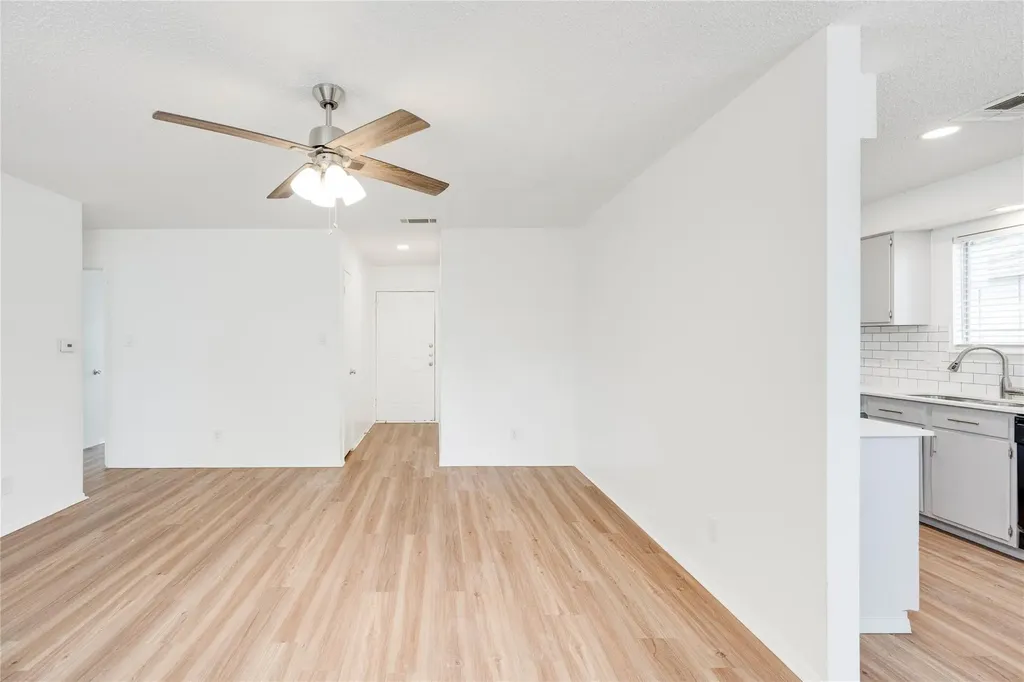 4410 Dove Springs Drive Austin TX 78744