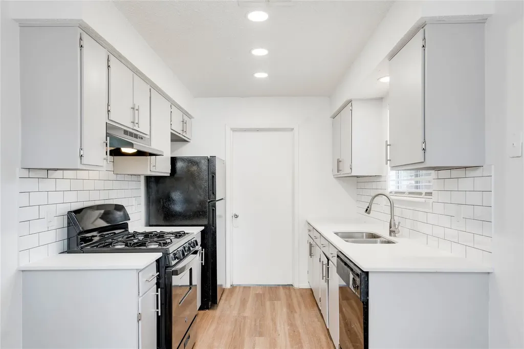 4410 Dove Springs Drive Austin TX 78744
