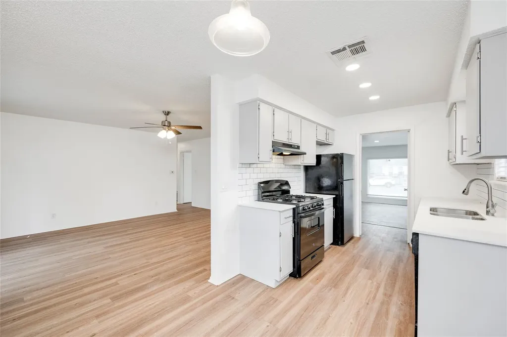 4410 Dove Springs Drive Austin TX 78744