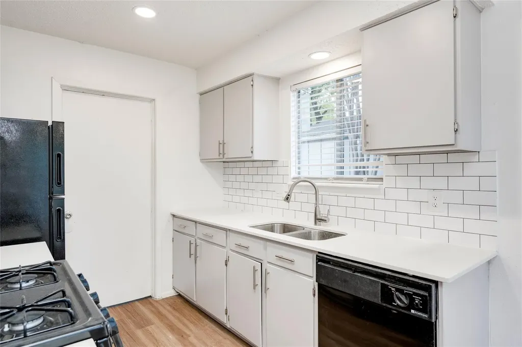 4410 Dove Springs Drive Austin TX 78744