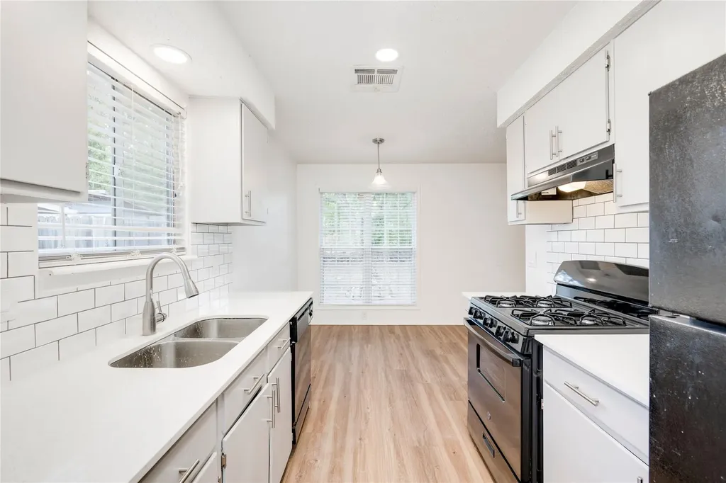4410 Dove Springs Drive Austin TX 78744