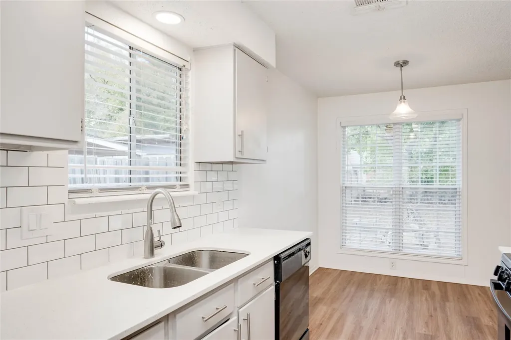 4410 Dove Springs Drive Austin TX 78744