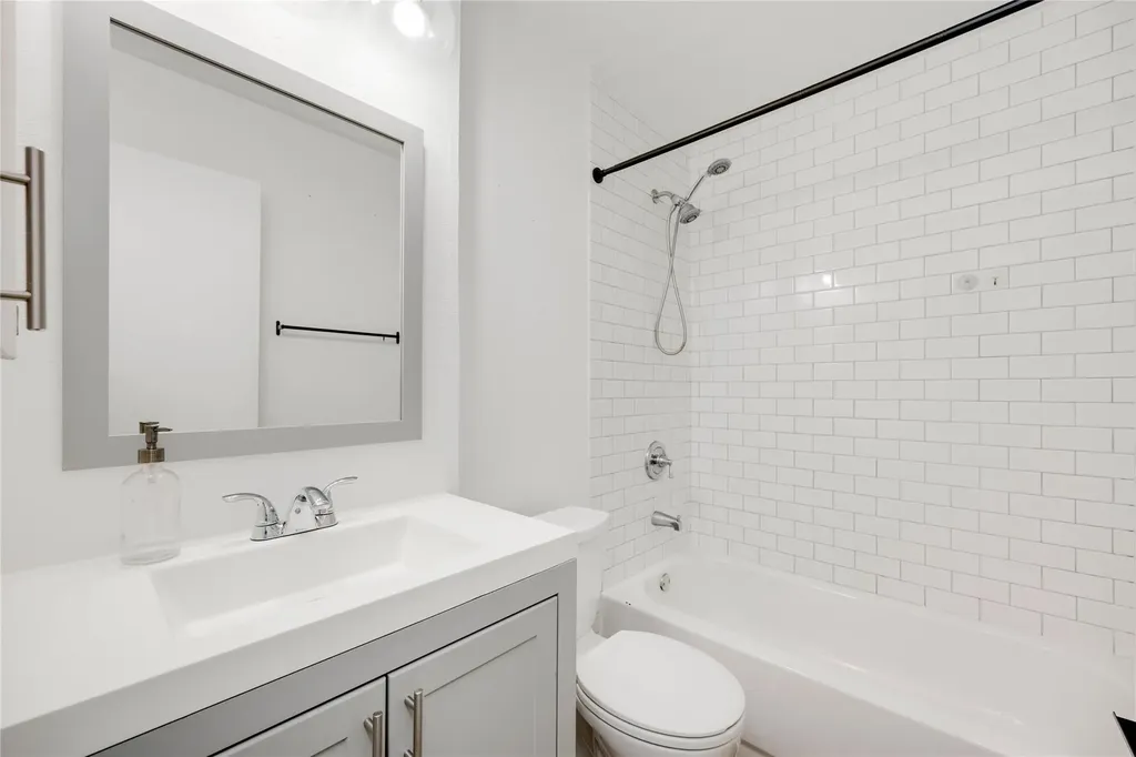 4410 Dove Springs Drive Austin TX 78744