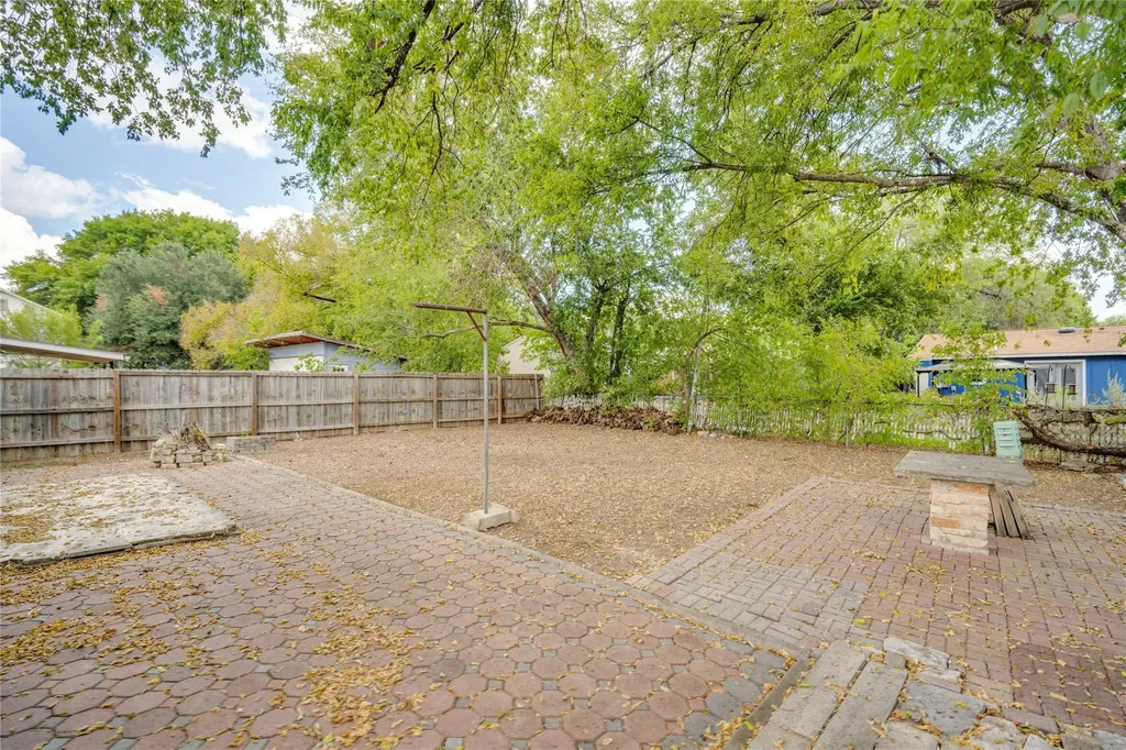 4410 Dove Springs Drive Austin TX 78744
