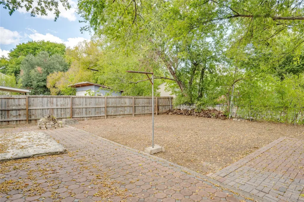 4410 Dove Springs Drive Austin TX 78744