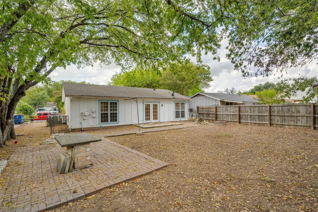 4410 Dove Springs Drive Austin TX 78744