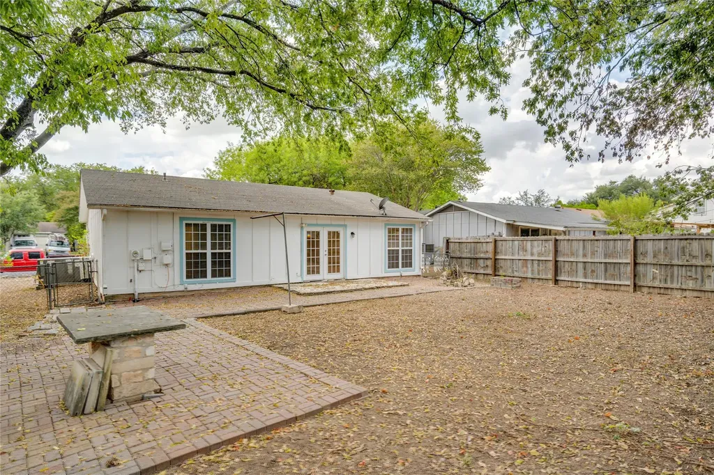 4410 Dove Springs Drive Austin TX 78744