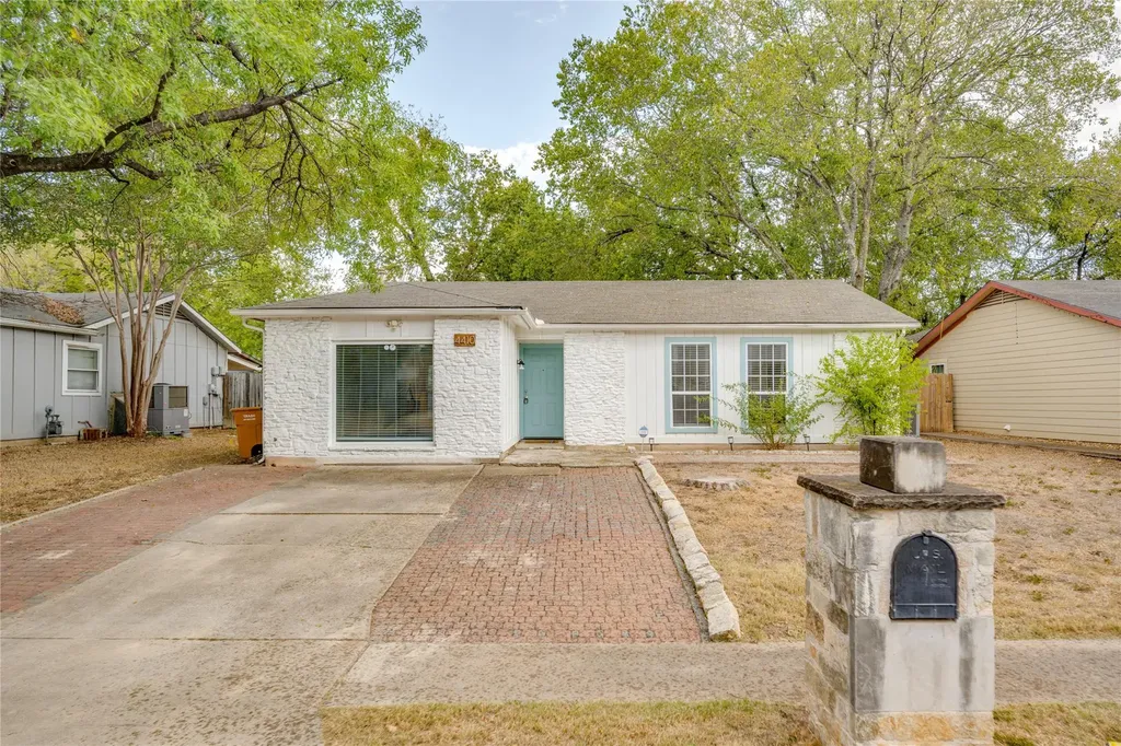 4410 Dove Springs Drive Austin TX 78744