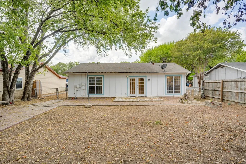 4410 Dove Springs Drive Austin TX 78744