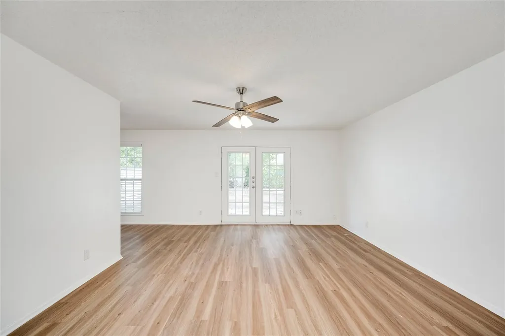 4410 Dove Springs Drive Austin TX 78744