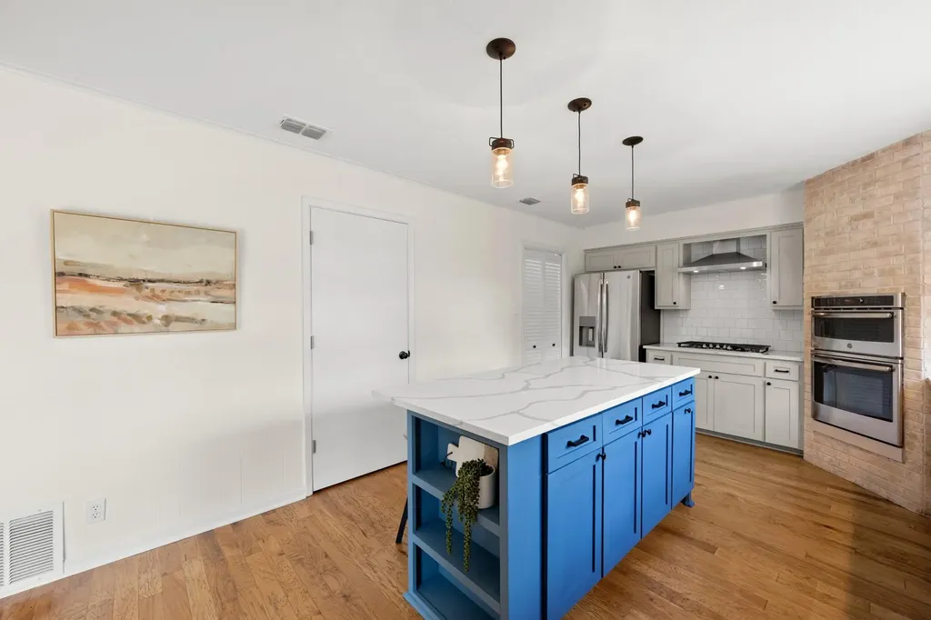 2210 Kenbridge Drive Austin TX 78757