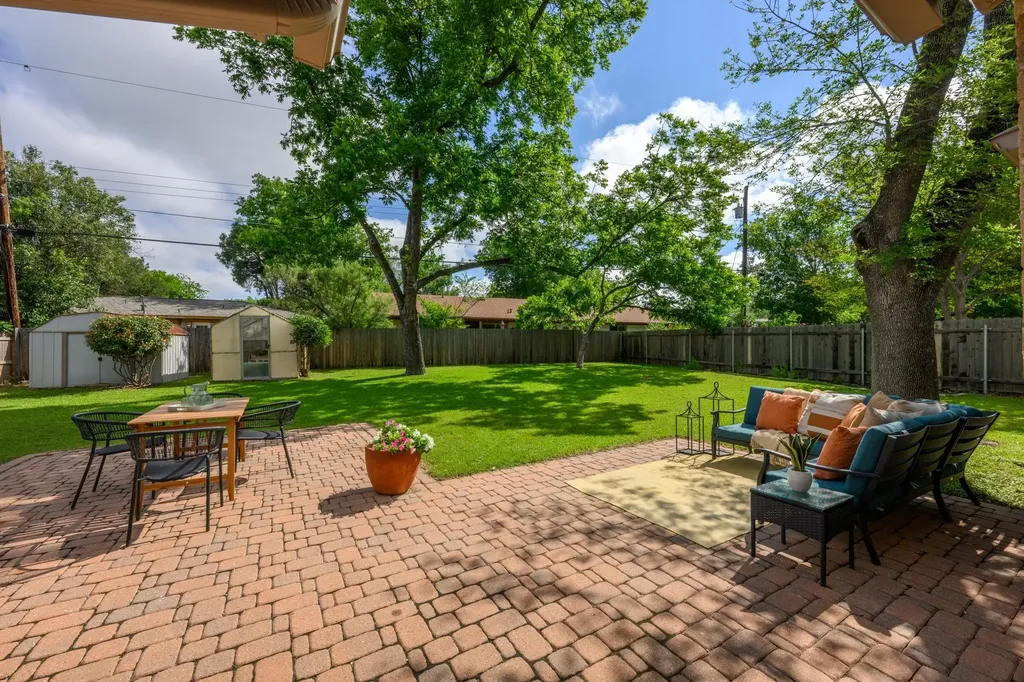 2210 Kenbridge Drive Austin TX 78757